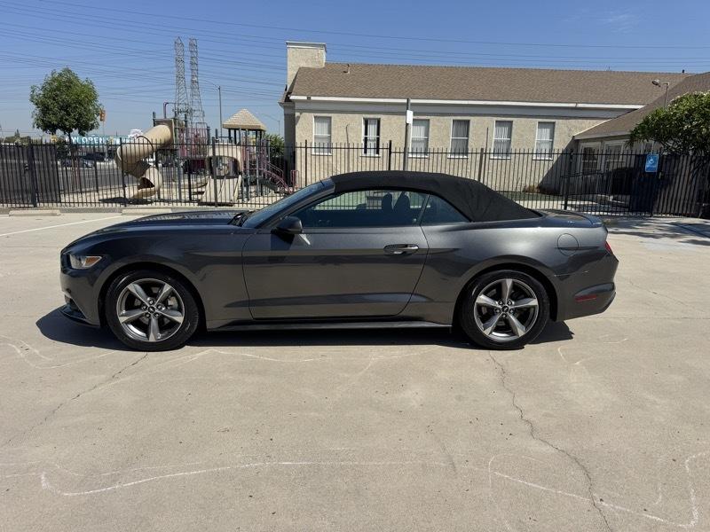 Ford Mustang V6 Convertible 2017