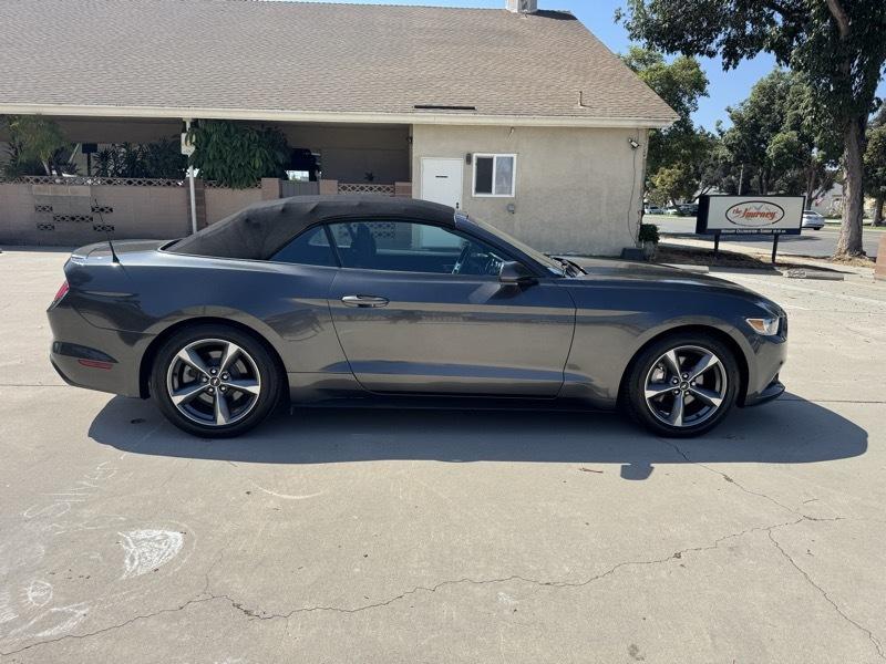Ford Mustang V6 Convertible 2017