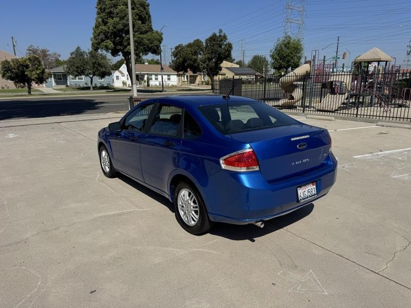 Ford Focus SE Sedan 2010