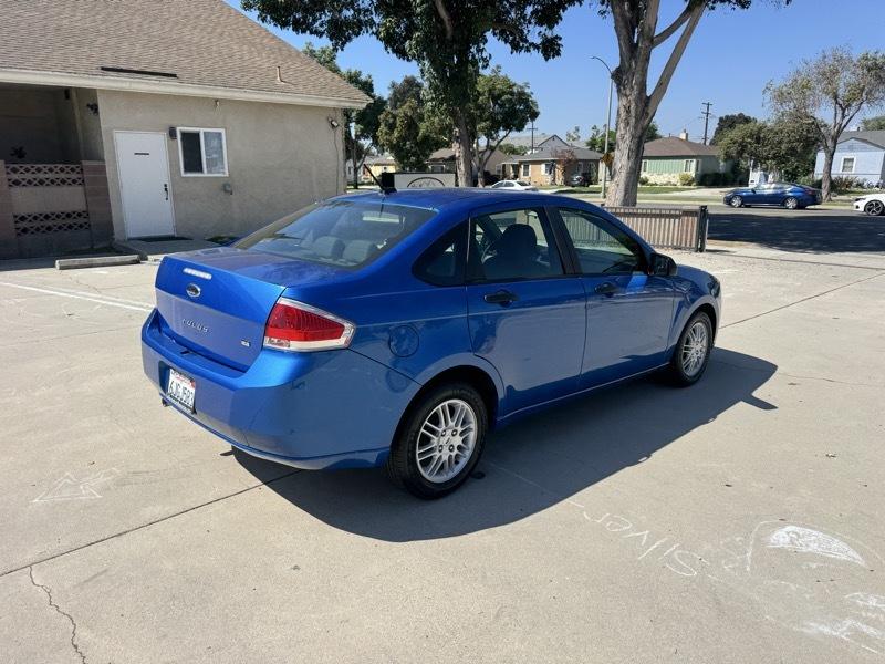 Ford Focus SE Sedan 2010