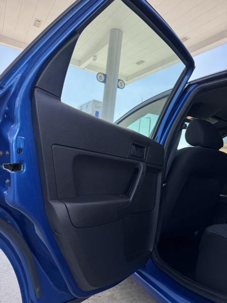 Ford Focus SE Sedan 2010