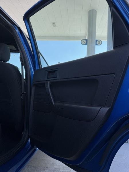 Ford Focus SE Sedan 2010