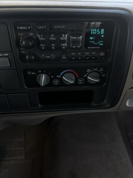 Chevrolet C/K 2500 Ext. Cab 8-ft. Bed 2WD 1997