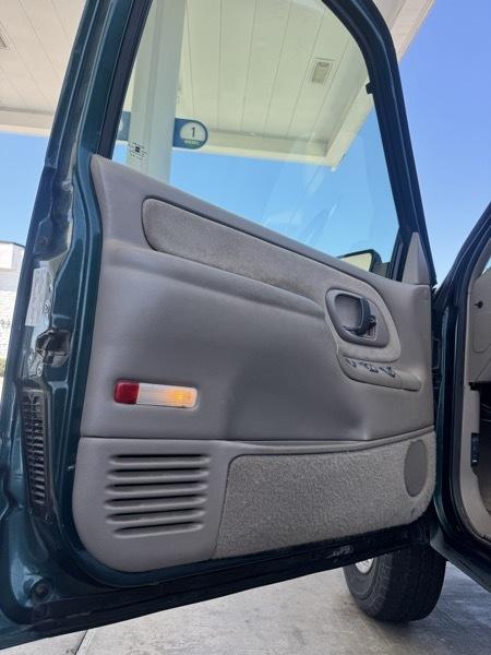 Chevrolet C/K 2500 Ext. Cab 8-ft. Bed 2WD 1997