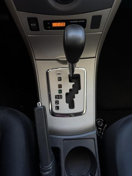 Toyota Corolla Base 5-Speed MT 2010