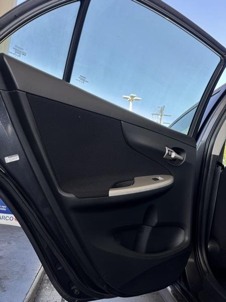 Toyota Corolla Base 5-Speed MT 2010