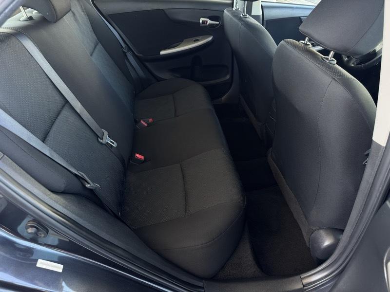 Toyota Corolla Base 5-Speed MT 2010