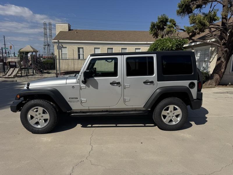 Jeep Wrangler Unlimited Sport 4WD 2011