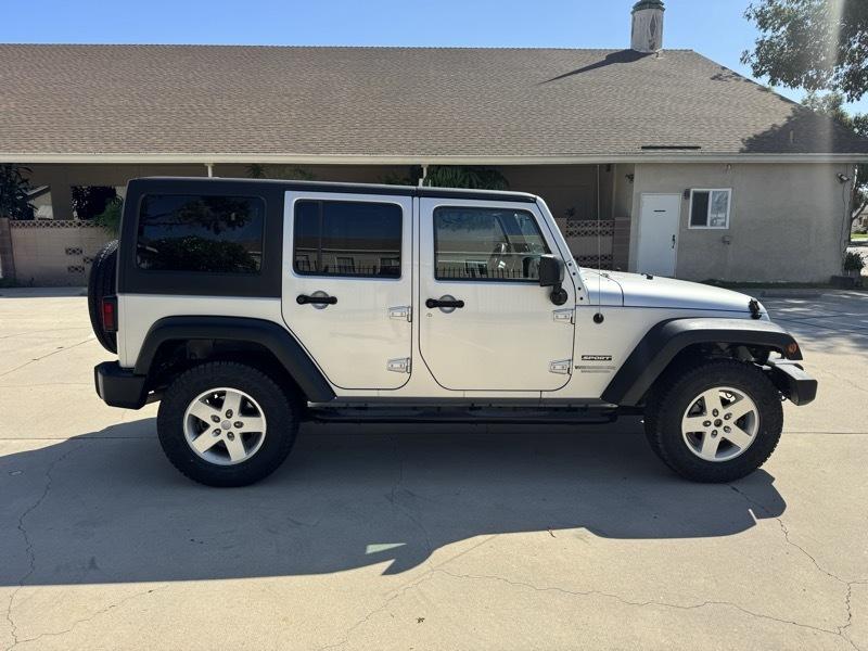 Jeep Wrangler Unlimited Sport 4WD 2011