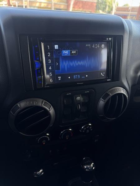 Jeep Wrangler Unlimited Sport 4WD 2011