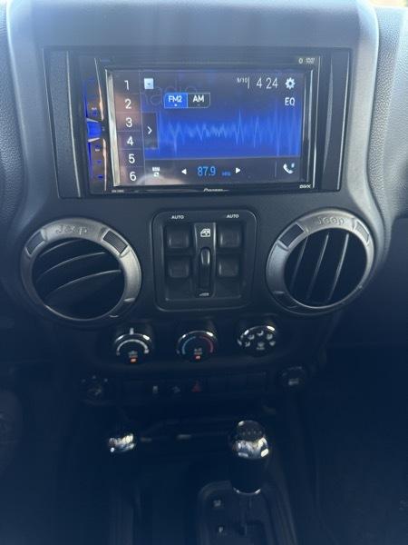 Jeep Wrangler Unlimited Sport 4WD 2011