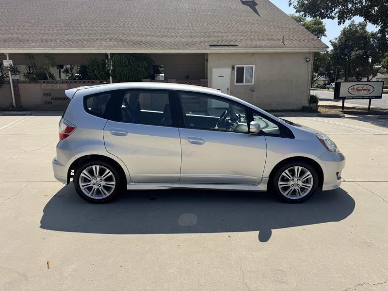Honda Fit Sport 5-Speed AT 2011