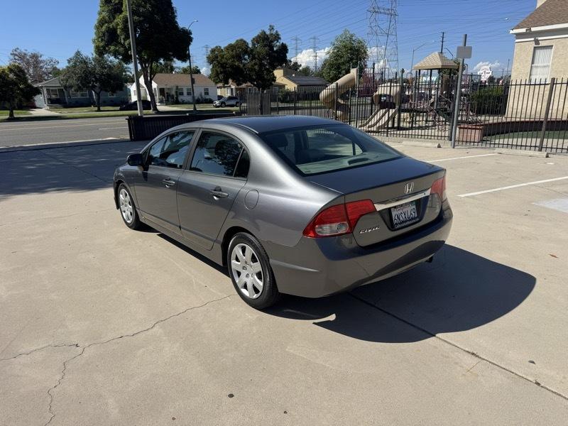 Honda Civic LX Sedan 5-Speed AT 2010
