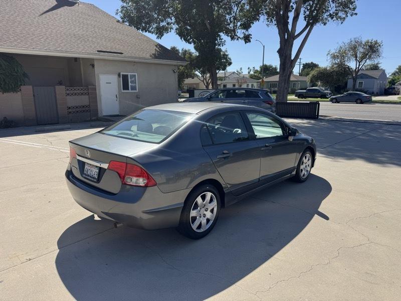 Honda Civic LX Sedan 5-Speed AT 2010