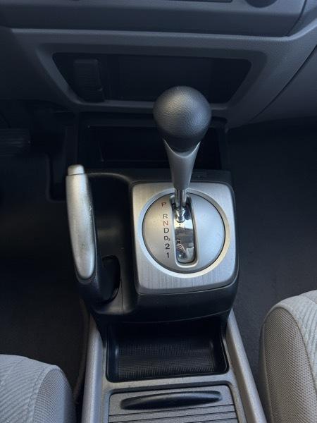 Honda Civic LX Sedan 5-Speed AT 2010