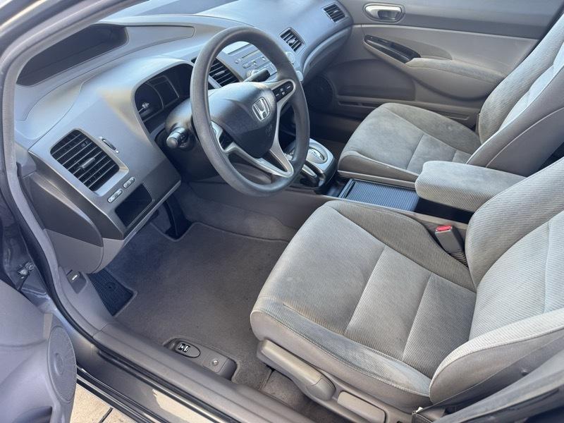 Honda Civic LX Sedan 5-Speed AT 2010