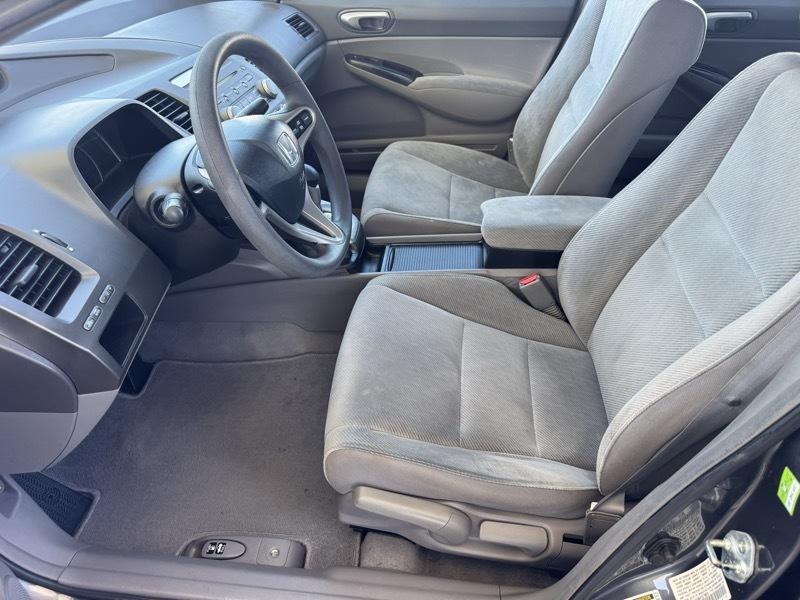 Honda Civic LX Sedan 5-Speed AT 2010