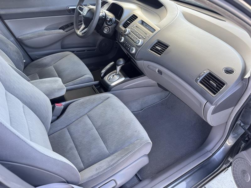 Honda Civic LX Sedan 5-Speed AT 2010