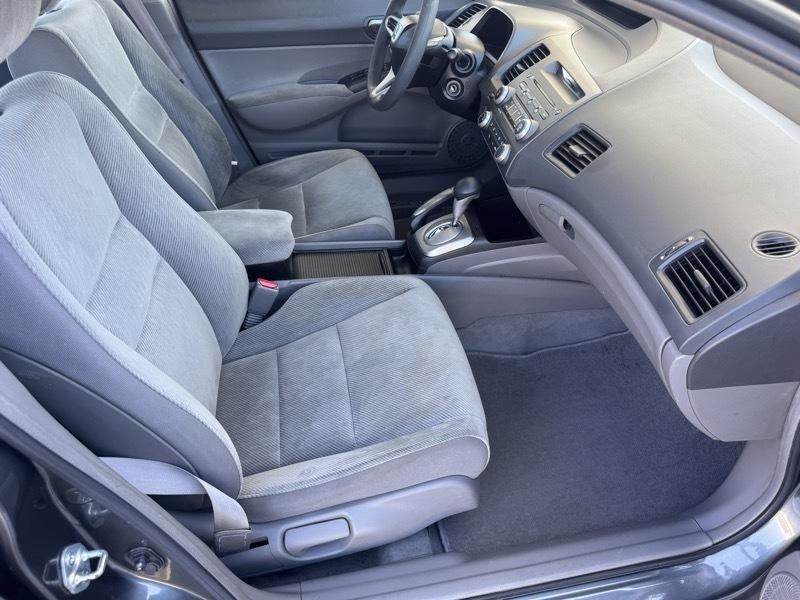 Honda Civic LX Sedan 5-Speed AT 2010