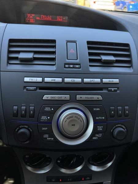 Mazda MAZDA3 i Touring 4-door 2010