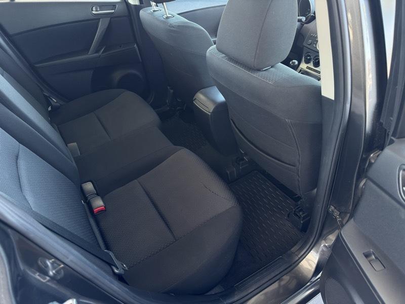 Mazda MAZDA3 i Touring 4-door 2010