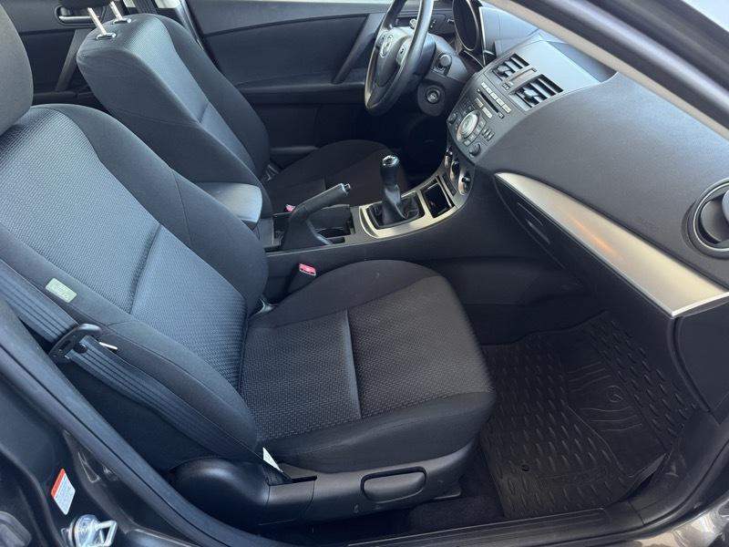 Mazda MAZDA3 i Touring 4-door 2010