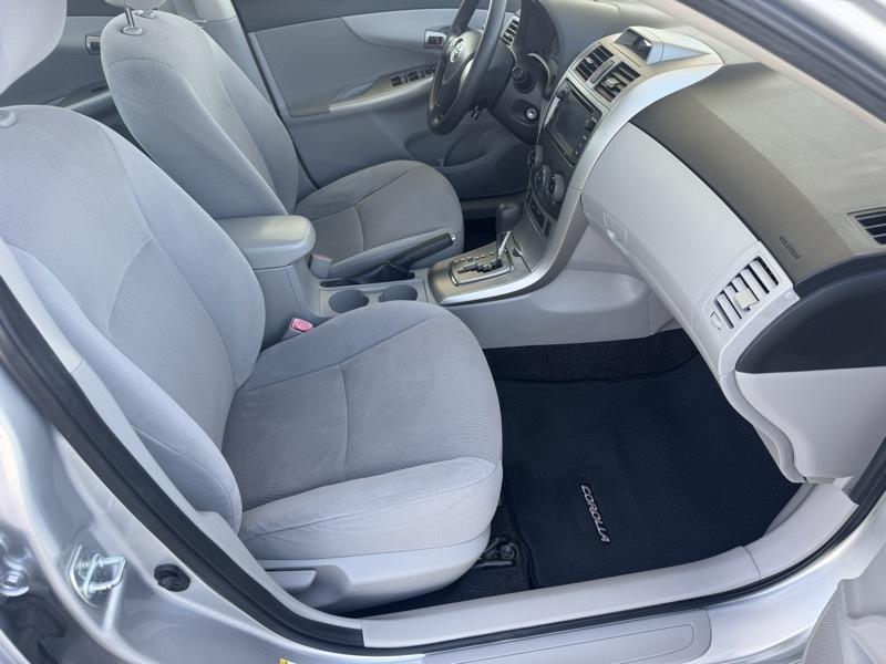 Toyota Corolla LE 4D Sedan 2013