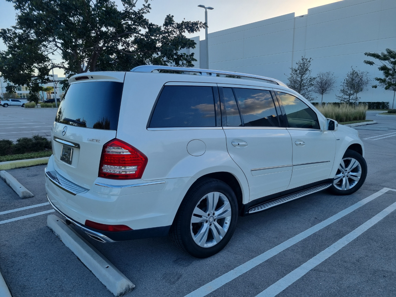 Mercedes-Benz GL-Class GL350 BlueTEC 2012
