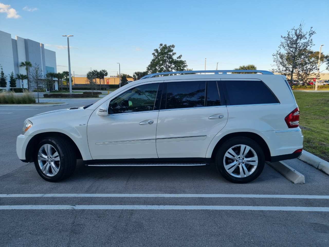 Mercedes-Benz GL-Class GL350 BlueTEC 2012