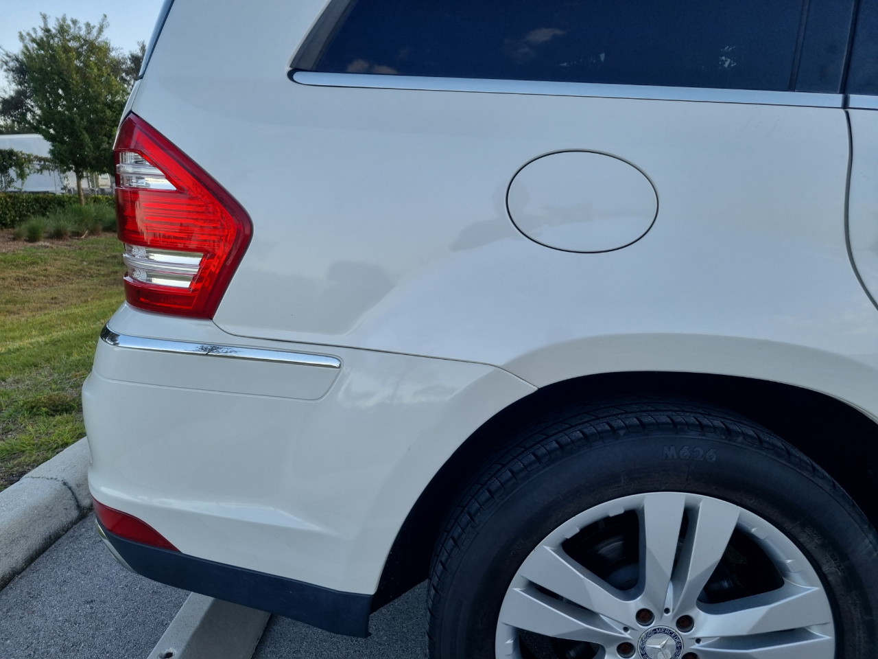 Mercedes-Benz GL-Class GL350 BlueTEC 2012