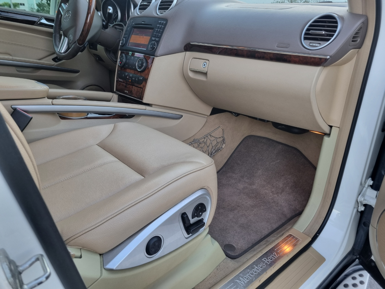 Mercedes-Benz GL-Class GL350 BlueTEC 2012