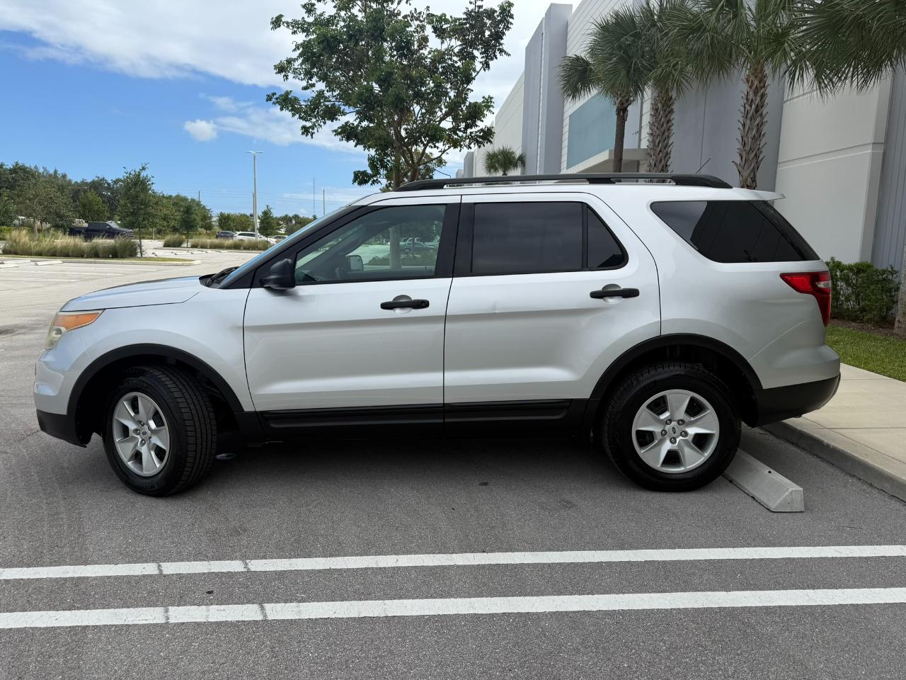 Ford Explorer Base 4WD 2012