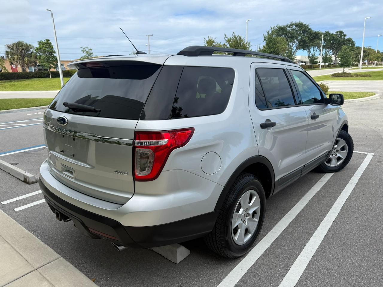 Ford Explorer Base 4WD 2012