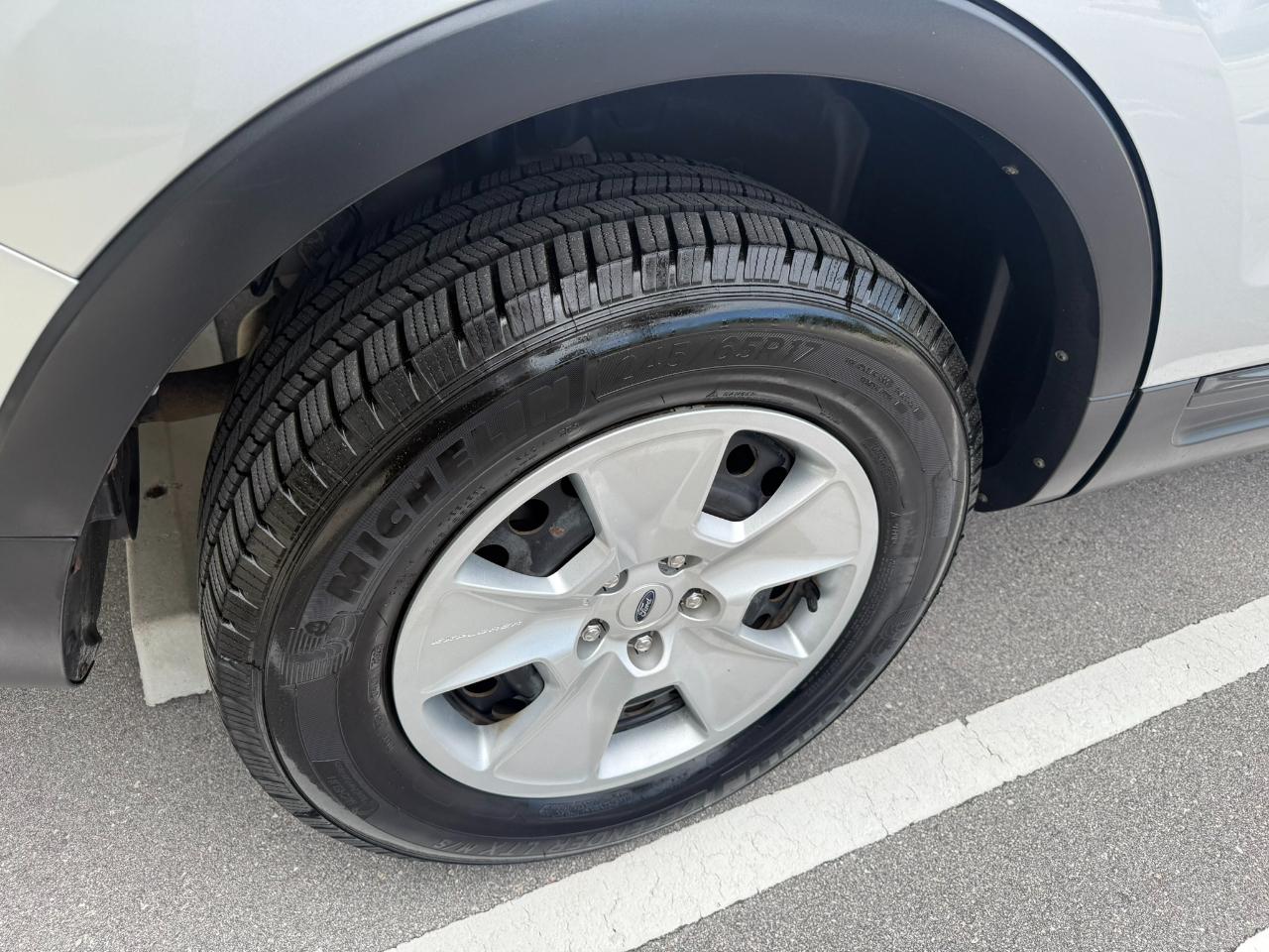 Ford Explorer Base 4WD 2012