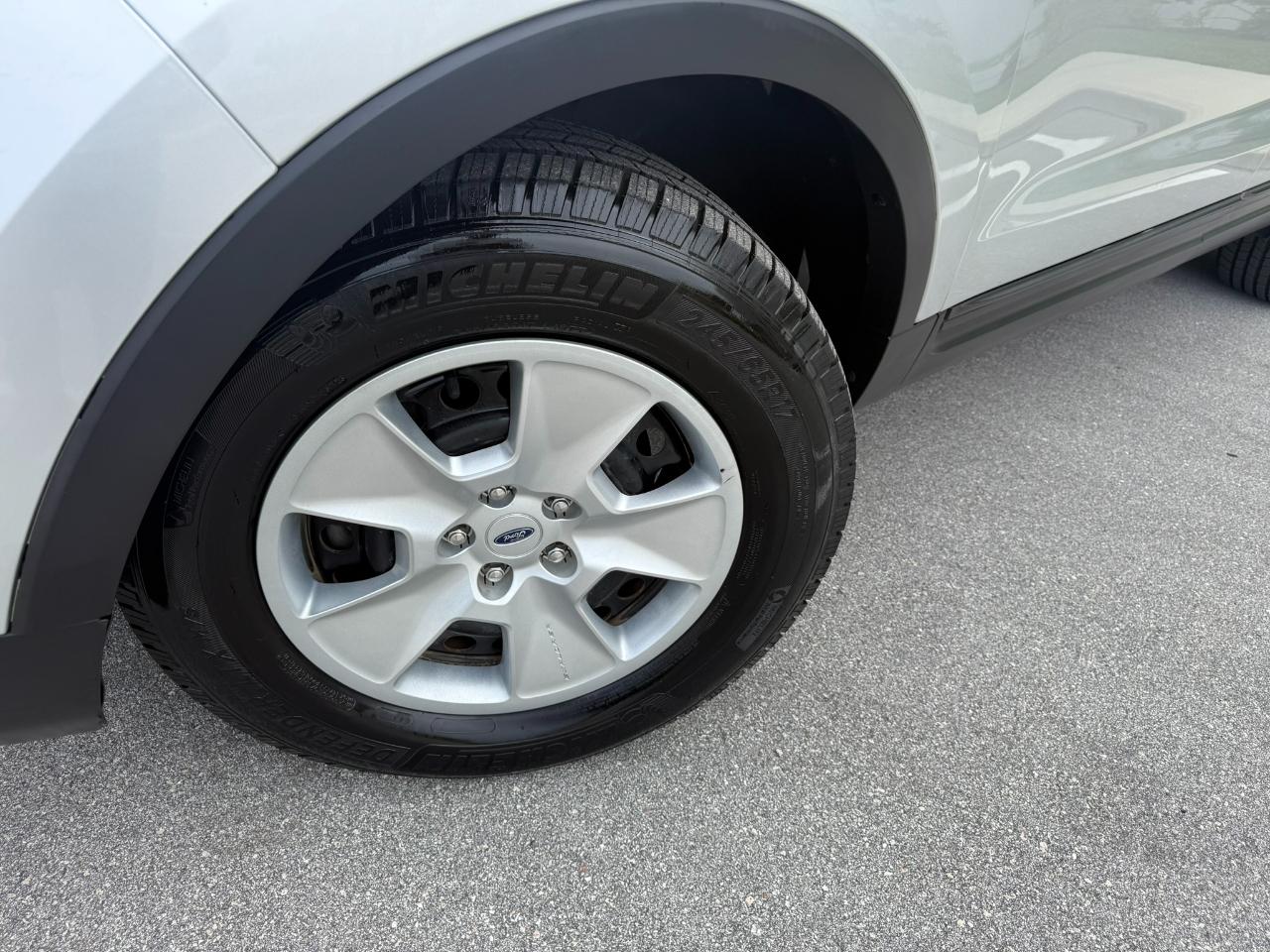 Ford Explorer Base 4WD 2012