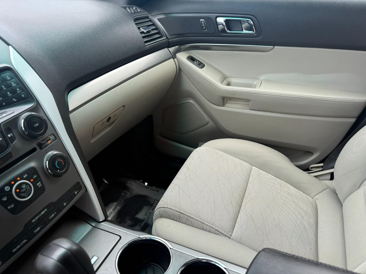 Ford Explorer Base 4WD 2012