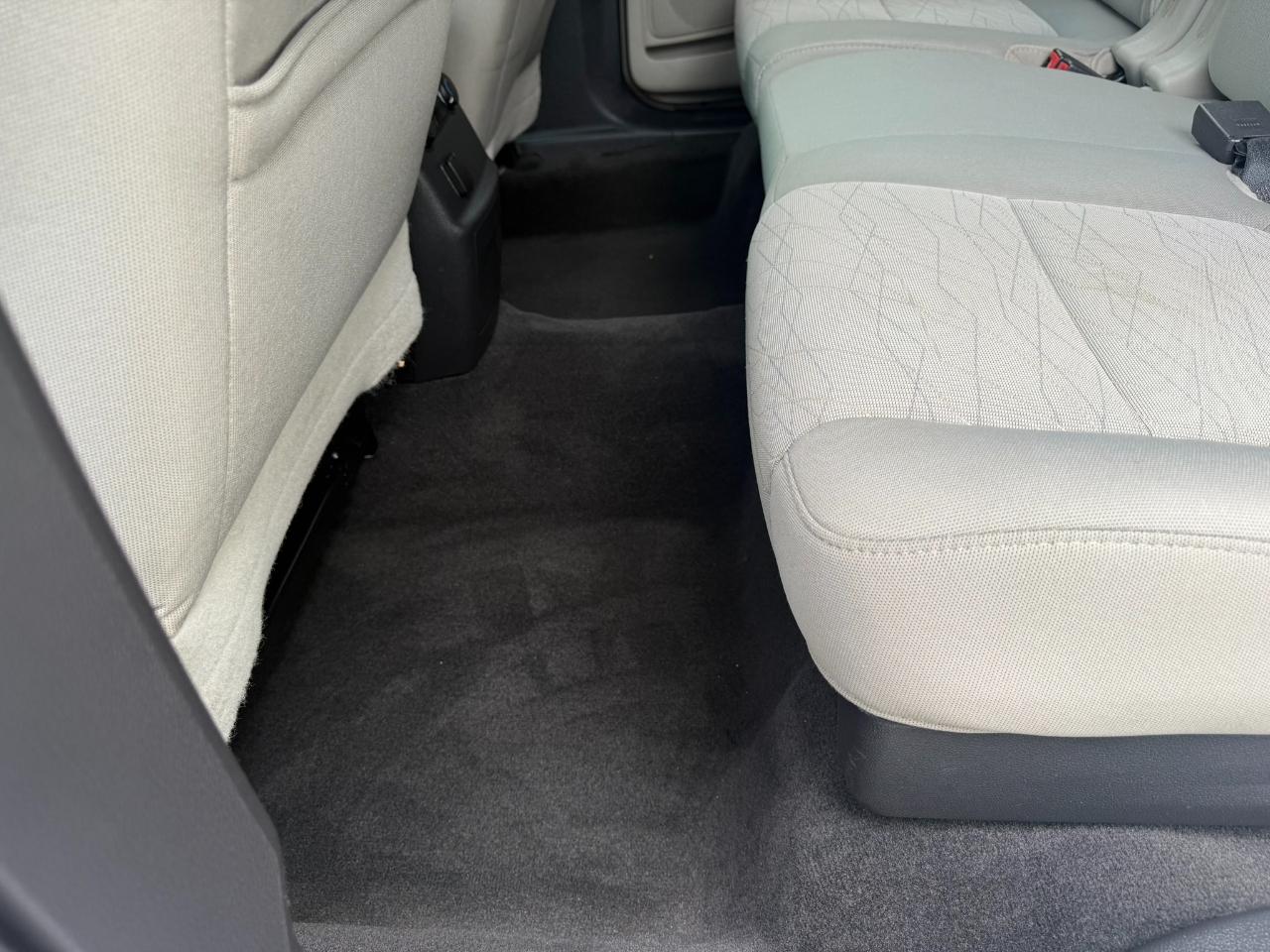 Ford Explorer Base 4WD 2012