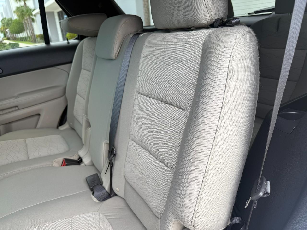 Ford Explorer Base 4WD 2012