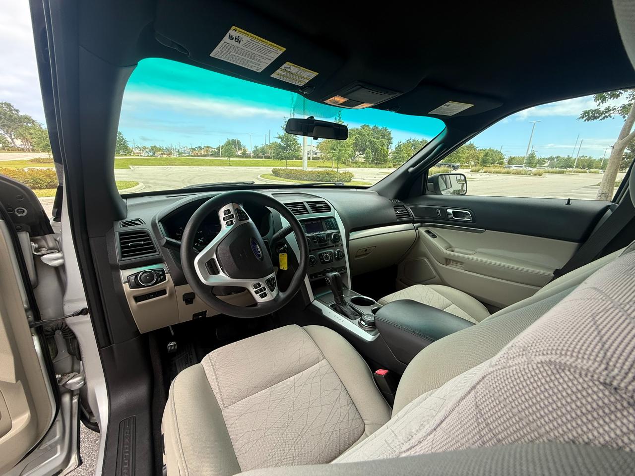 Ford Explorer Base 4WD 2012