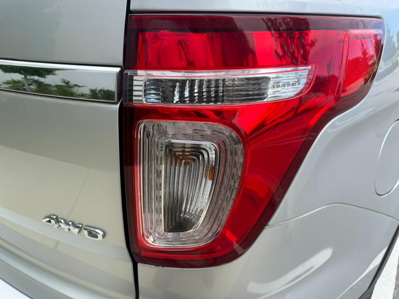 Ford Explorer Base 4WD 2012