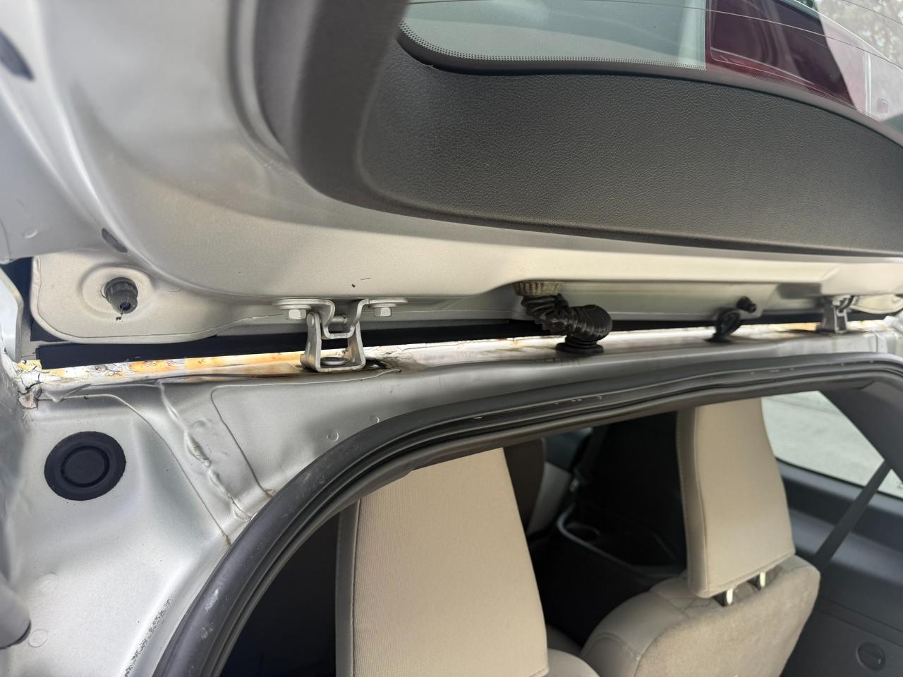 Ford Explorer Base 4WD 2012