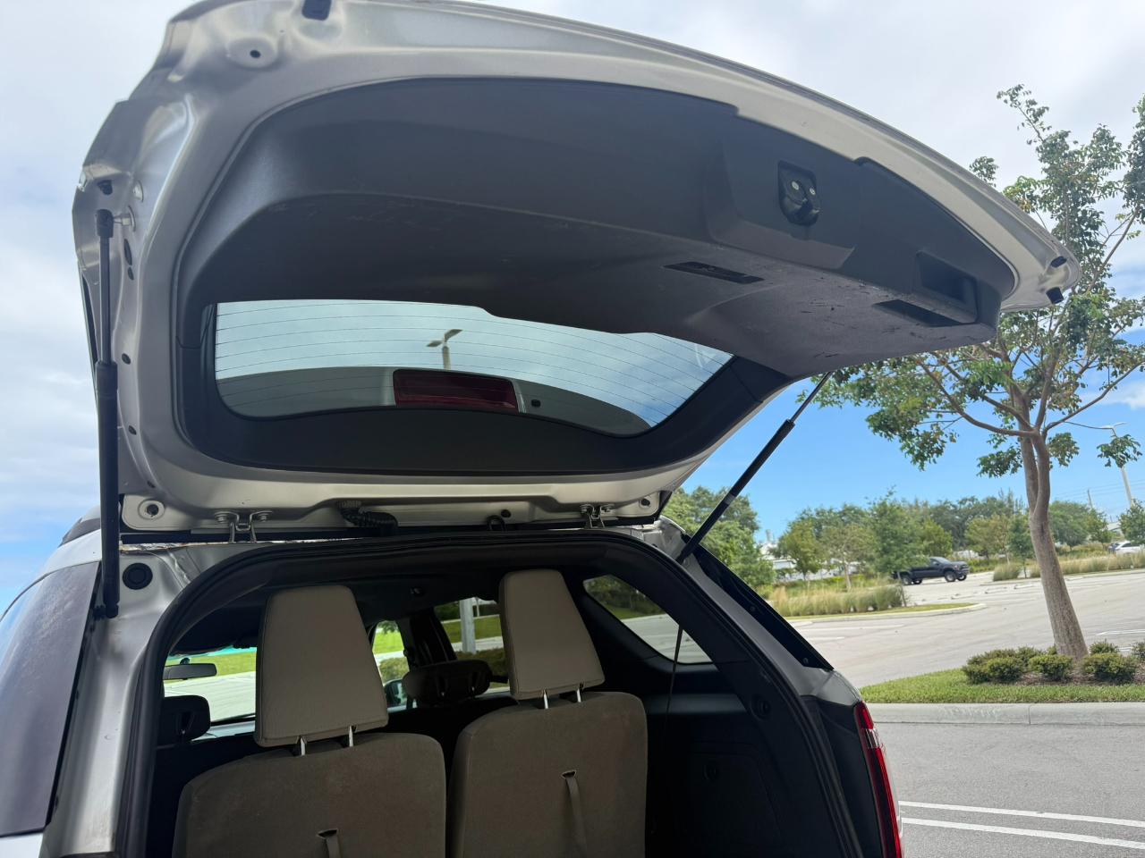 Ford Explorer Base 4WD 2012