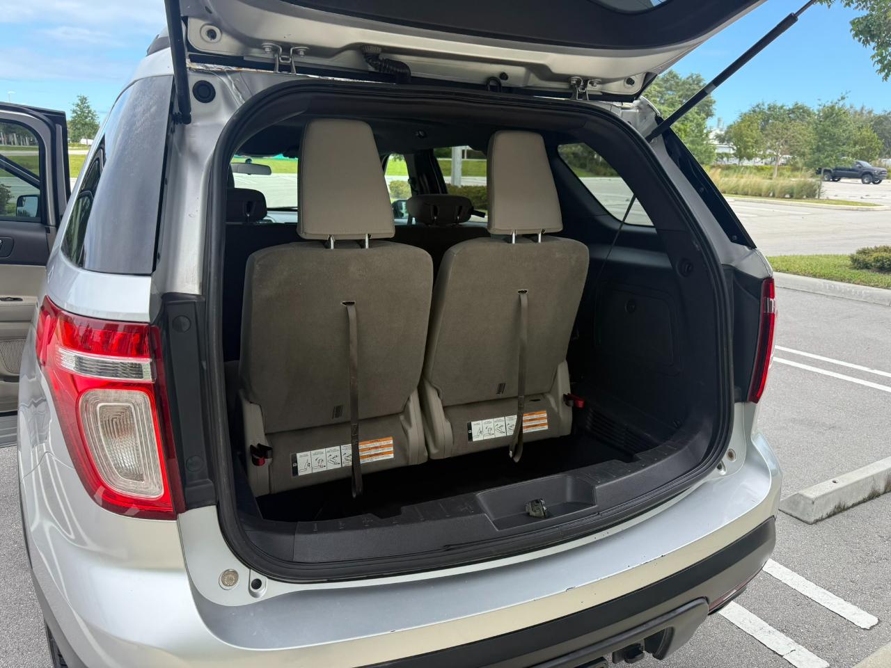 Ford Explorer Base 4WD 2012