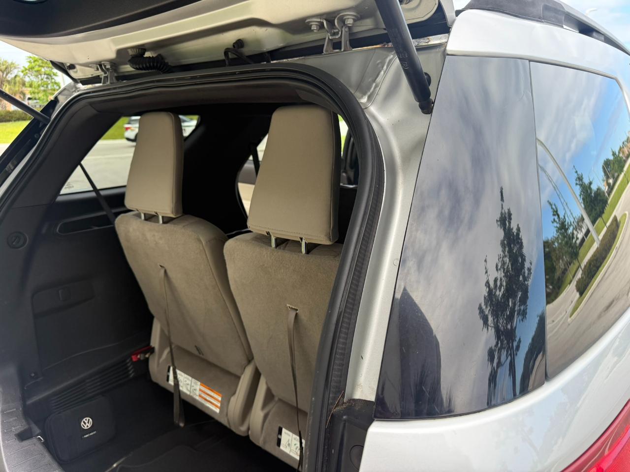 Ford Explorer Base 4WD 2012