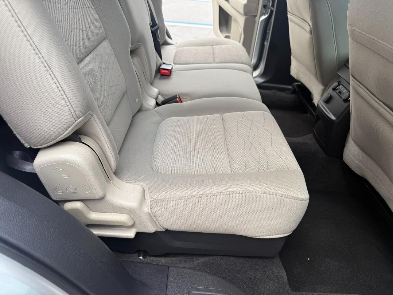 Ford Explorer Base 4WD 2012