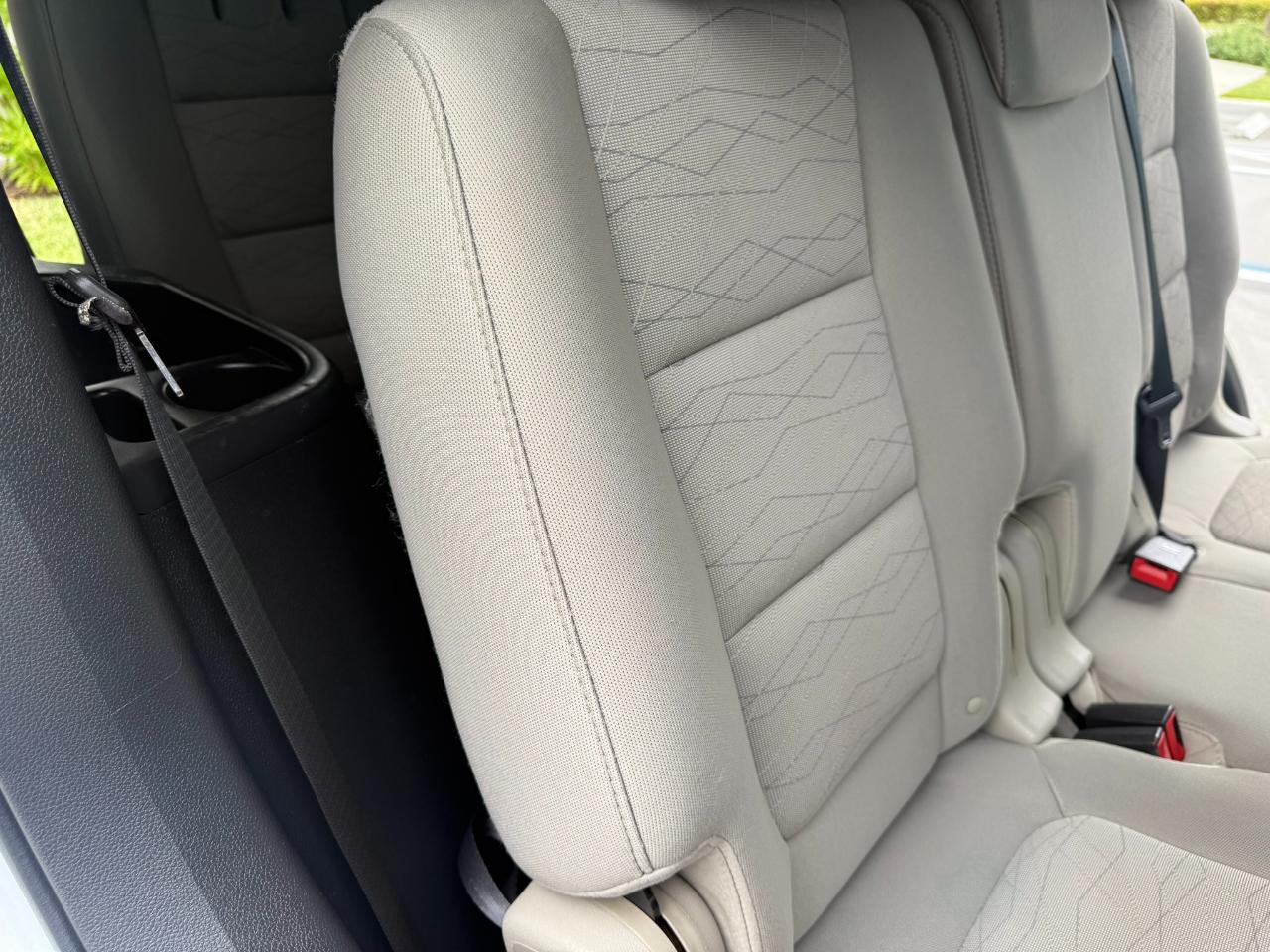 Ford Explorer Base 4WD 2012