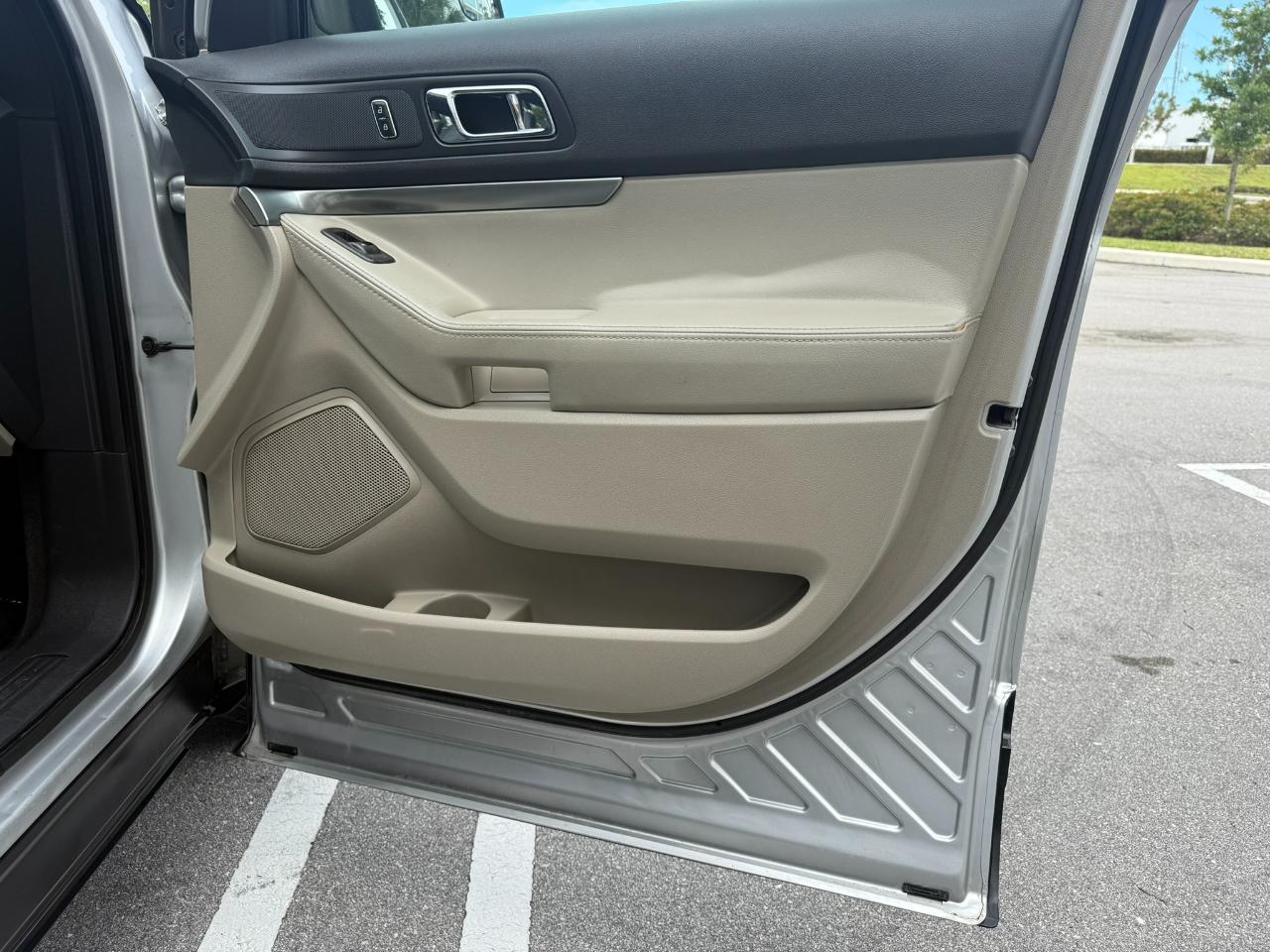 Ford Explorer Base 4WD 2012