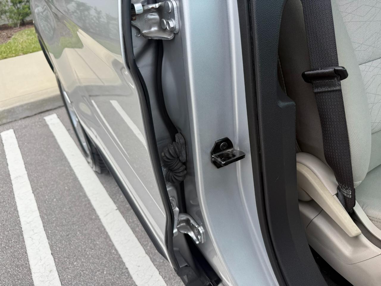 Ford Explorer Base 4WD 2012