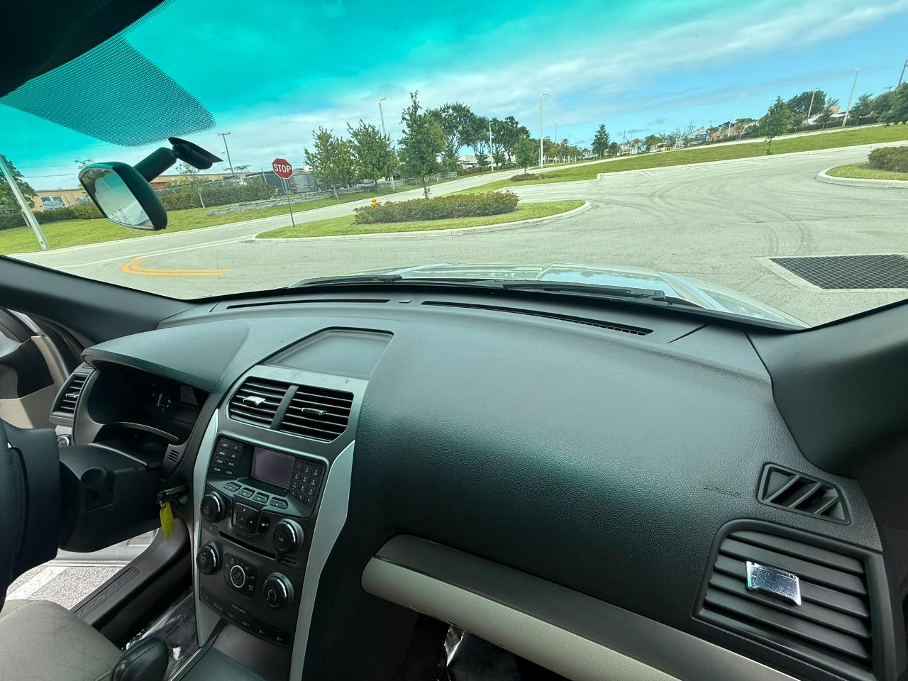 Ford Explorer Base 4WD 2012