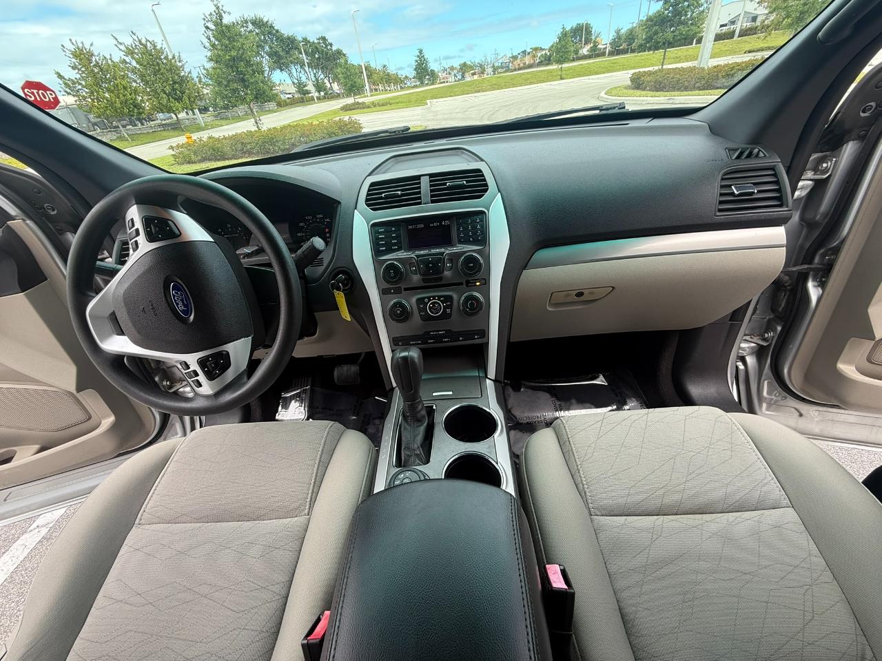 Ford Explorer Base 4WD 2012